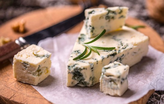 Oberon Wines - Cheese Types - Blue Cheese